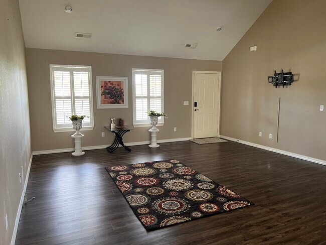 Building Photo - 455 Holts Lake Dr