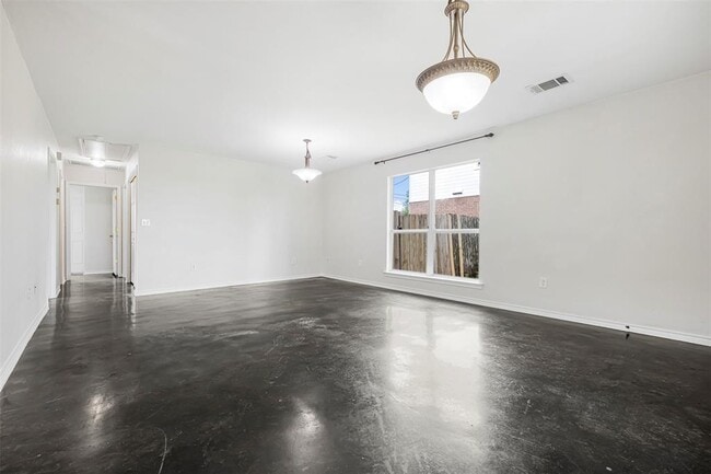 Building Photo - 613 Broken Bow Dr