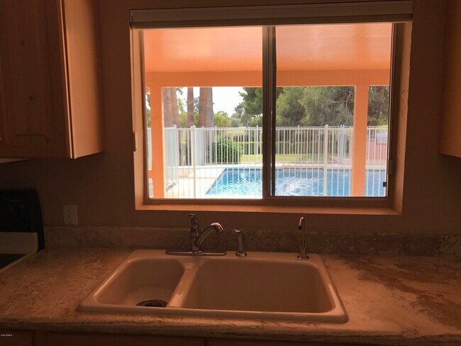 Building Photo - 12018 N Hayden Rd