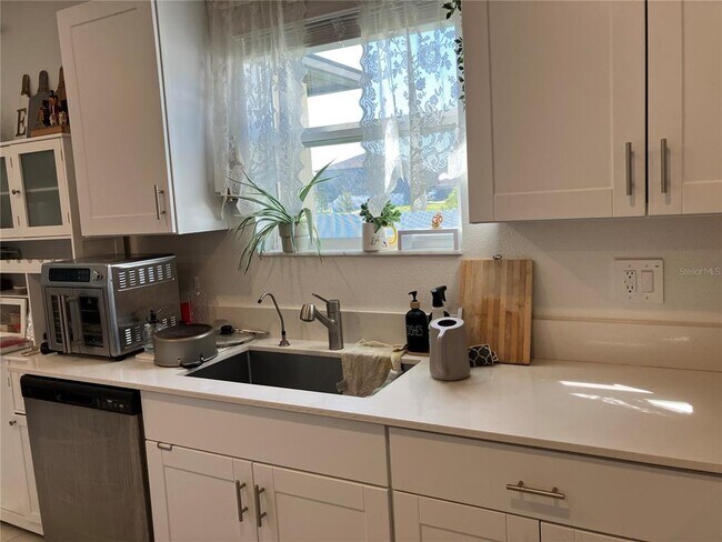 Building Photo - 13259 Palmerston Rd