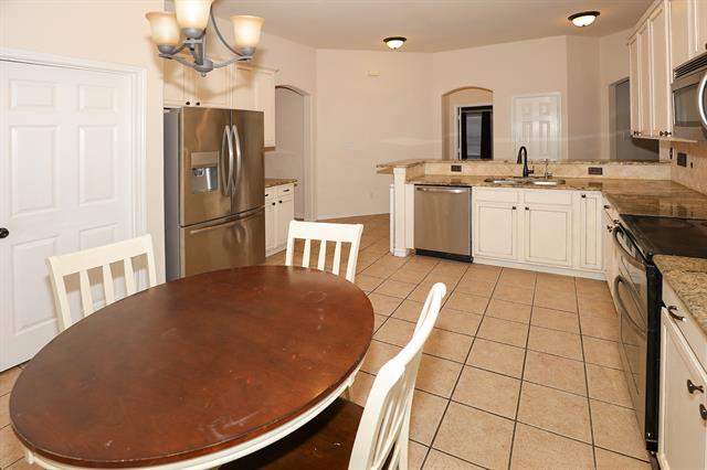 Building Photo - 1615 Bur Oak Dr