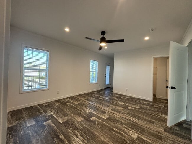 Building Photo - 5647 Blue Harbor Dr
