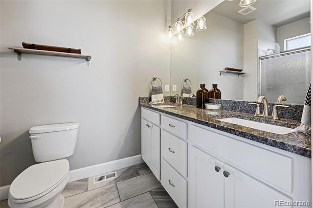 Building Photo - 1140 E Dove Creek Dr