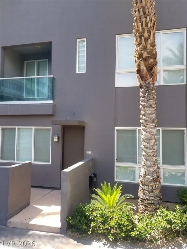 Building Photo - 4545 Dean Martin Dr