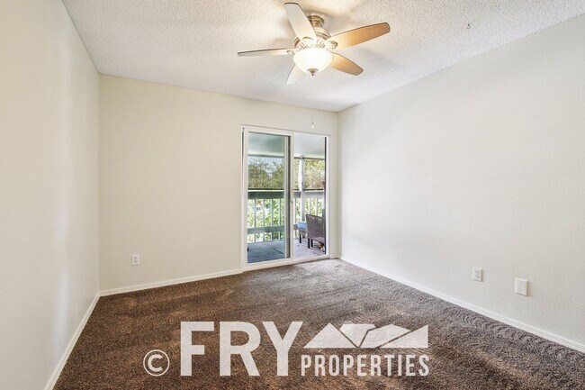 Building Photo - Great Condo In Windsor Community