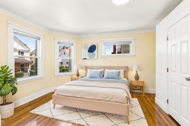 Building Photo - 72 Olney St