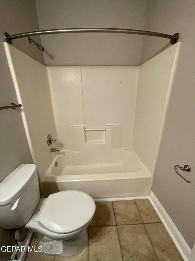 Building Photo - 521 W Missouri Ave