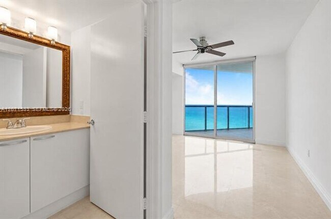 Building Photo - 16699 Collins Ave