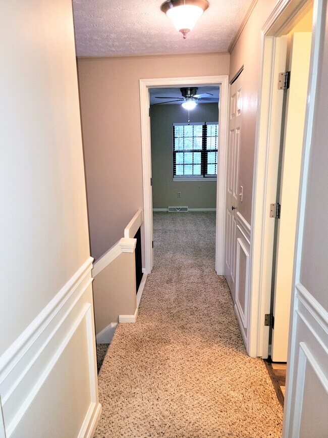 Building Photo - 1862 Beechwood Ave NE