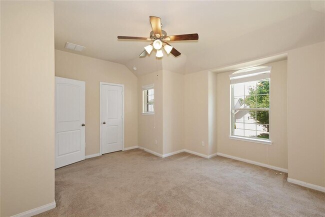 Building Photo - 17423 Waterview Dr