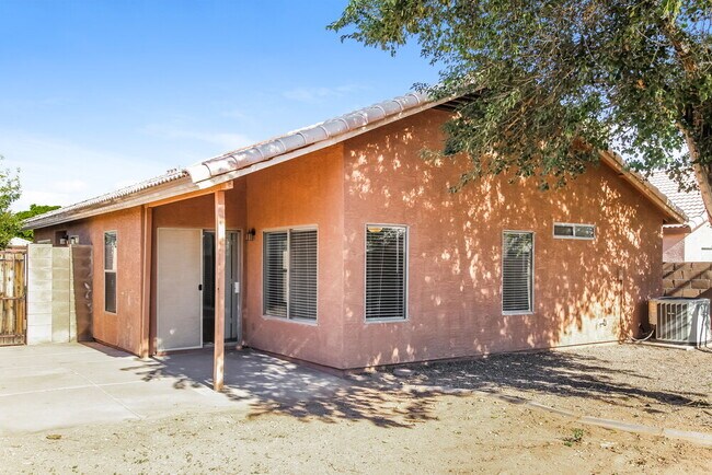 Building Photo - 13381 W Ocotillo Ln