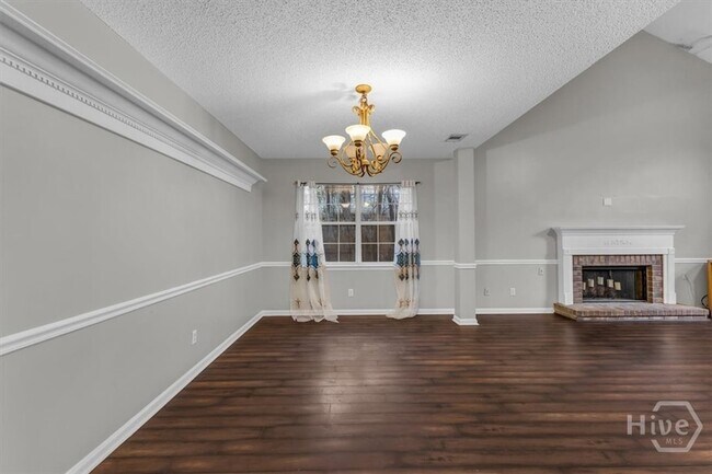 Building Photo - 138 Penn Station