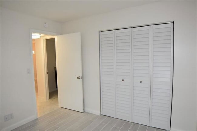 Building Photo - 8750 Royal Palm Blvd