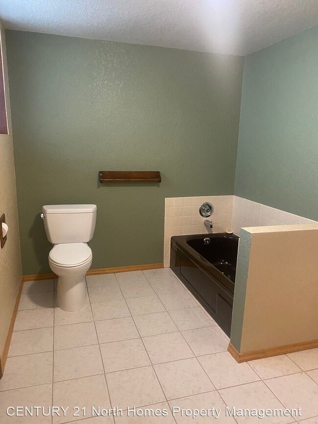 Building Photo - 3 br, 2 bath House - 4626 Greely St