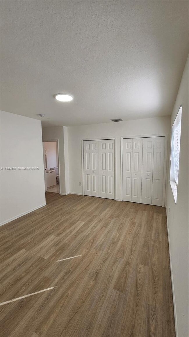 Building Photo - 908 SW 6th Ct