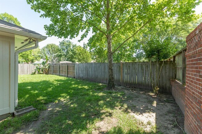 Building Photo - 2935 Auburn Dr