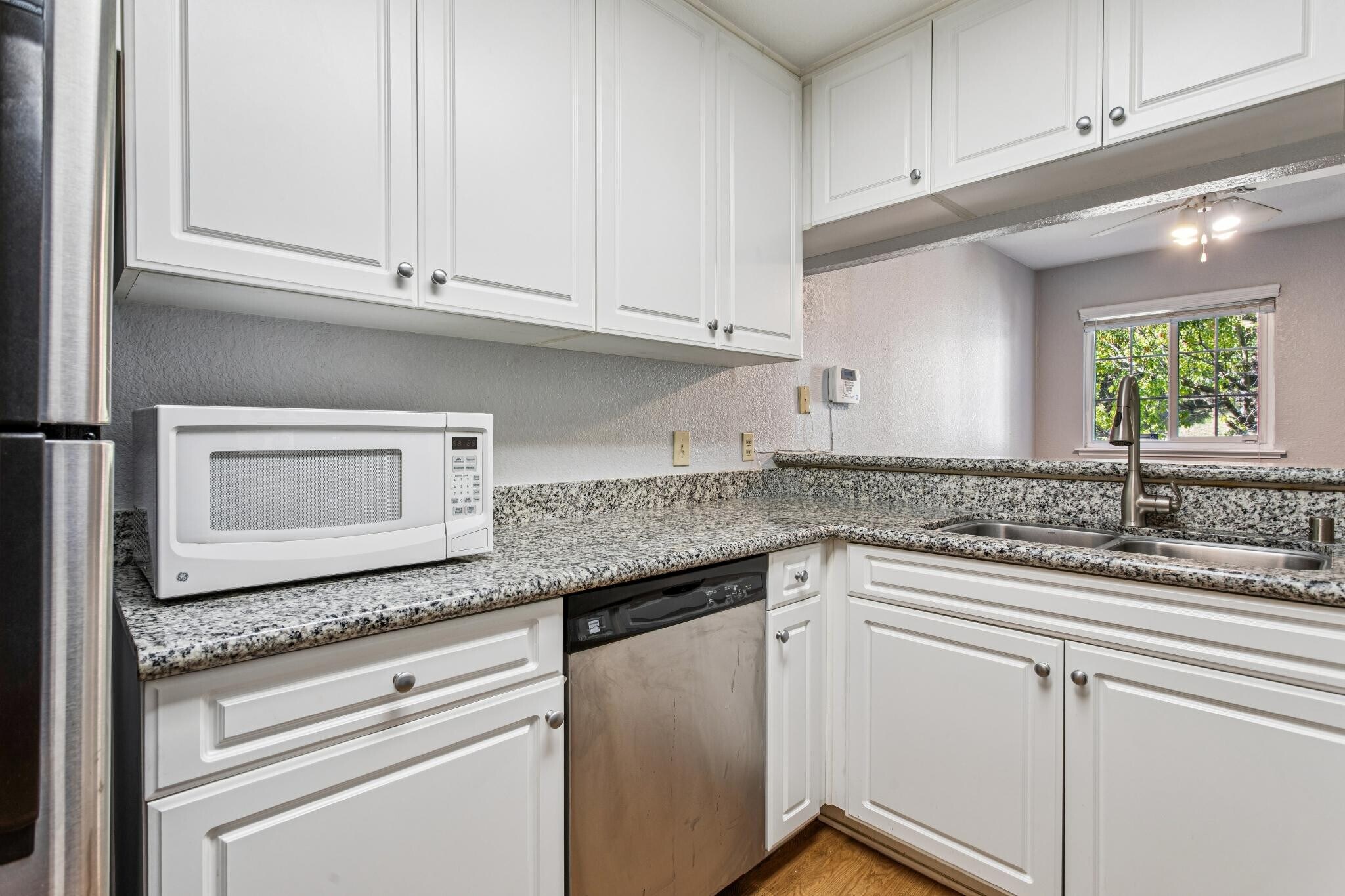 Building Photo - 600 Canyon Oaks Dr