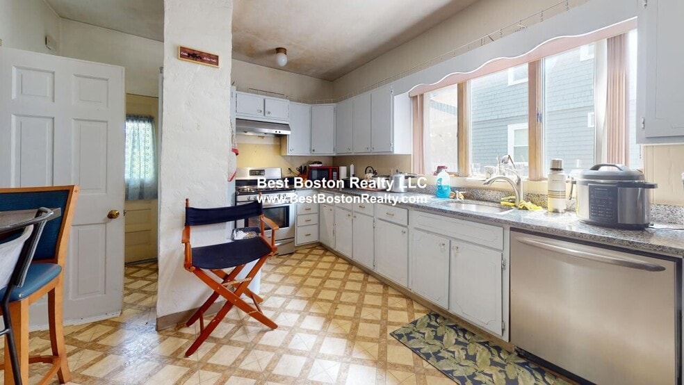 Primary Photo - 268 Boston Ave