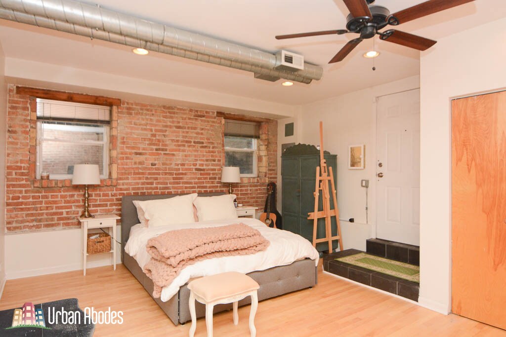 Building Photo - 1723 W Erie St