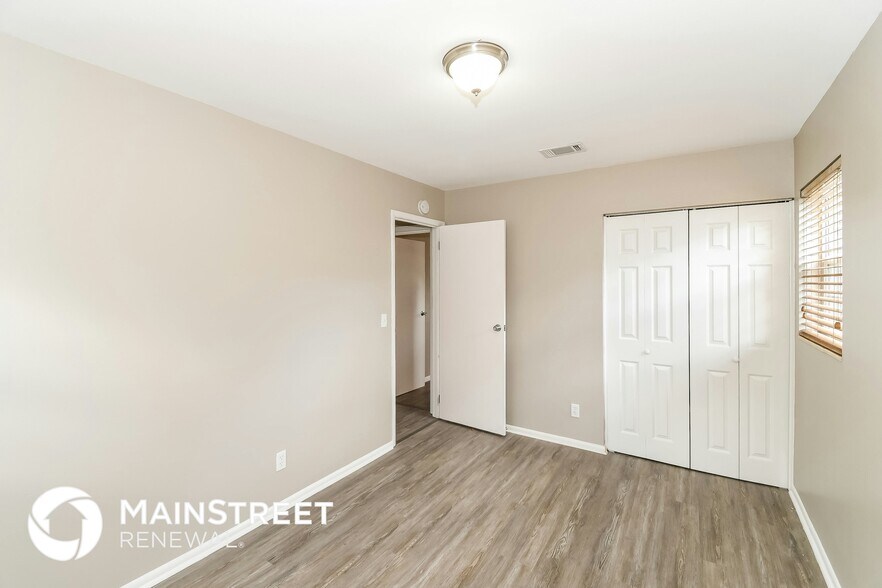 Building Photo - 5562 Enchanted Dr