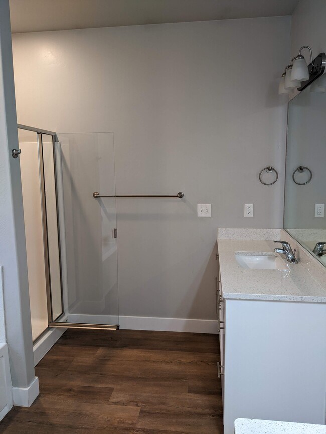 Building Photo - 889 E 600 N