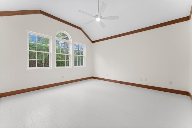 Building Photo - 106 N Floral Leaf Cir