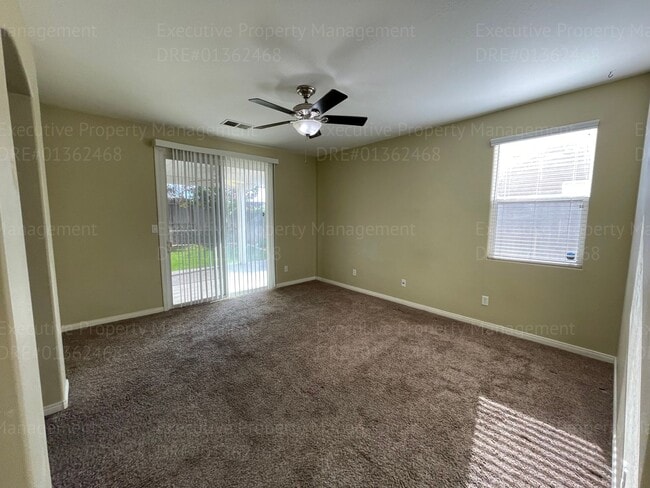 Building Photo - REDUCED MONTHLY RENTAL PRICE! 4 bedrooms/ ...