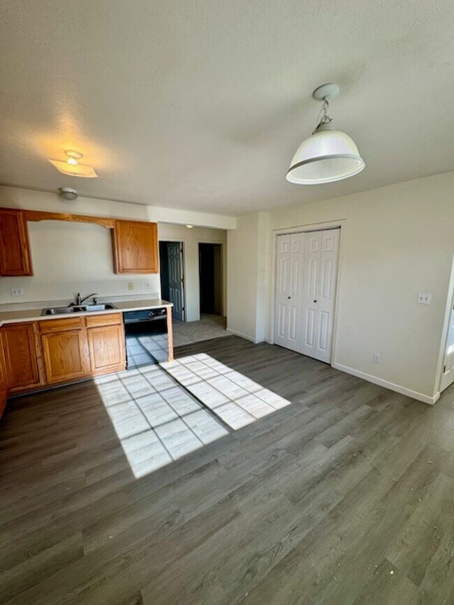 Building Photo - 3 Bedrooms, 2 Bathroom 4-plex; less than 2 miles to MSU