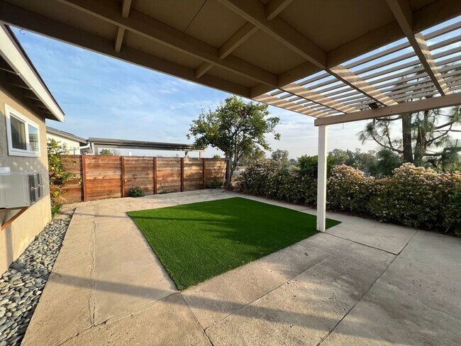 Building Photo - 8051 San Carlos Dr