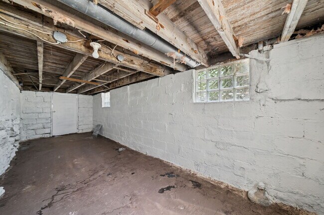 Building Photo - 5616 3rd St