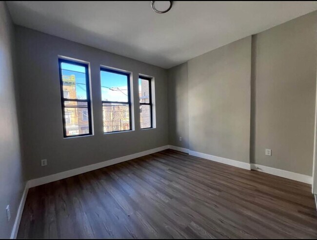 Building Photo - 5704 Hudson Ave