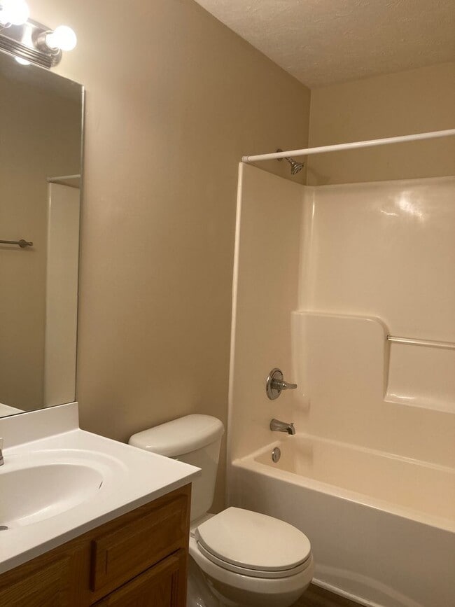 Building Photo - 109 Kestrel Ct