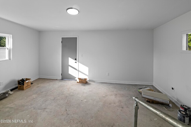 Building Photo - 2389 Hilly Rd