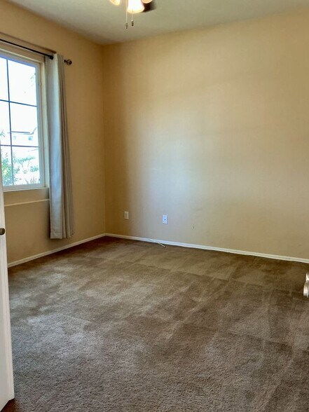 Building Photo - 43426 Lago Brezza Dr