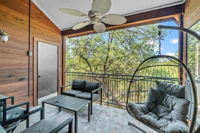 Building Photo - 4711 Spicewood Springs Rd