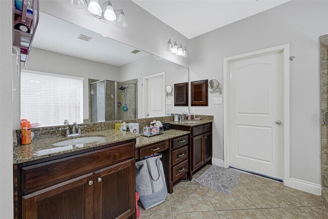 Building Photo - 29030 Davenport Dr