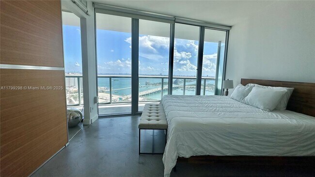 Building Photo - 888 Biscayne Blvd