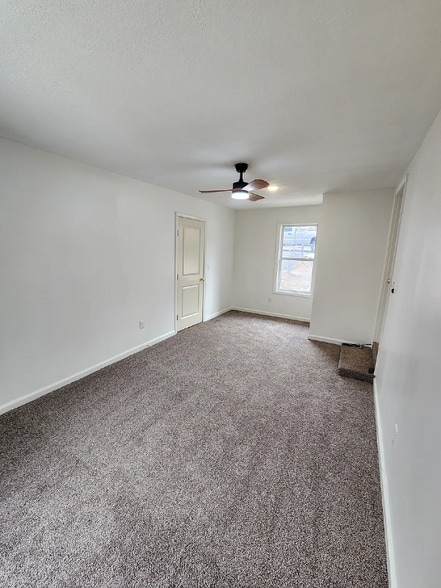 Building Photo - 304 Waller St