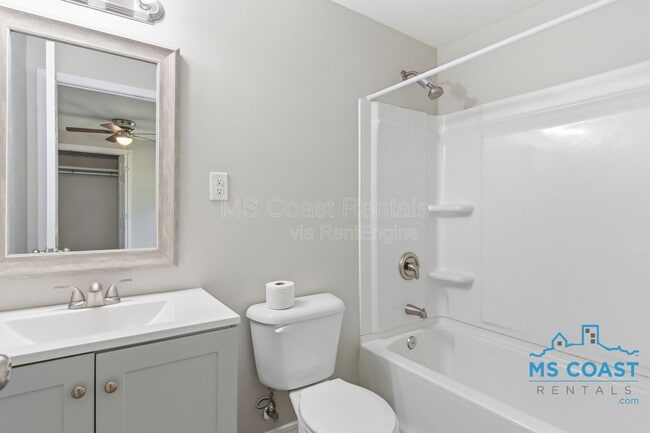 Building Photo - 962 Thelma St