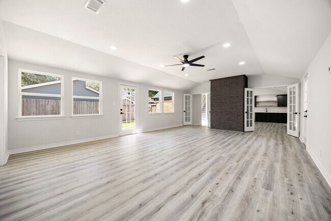 Building Photo - 6527 Rippling Hollow Dr