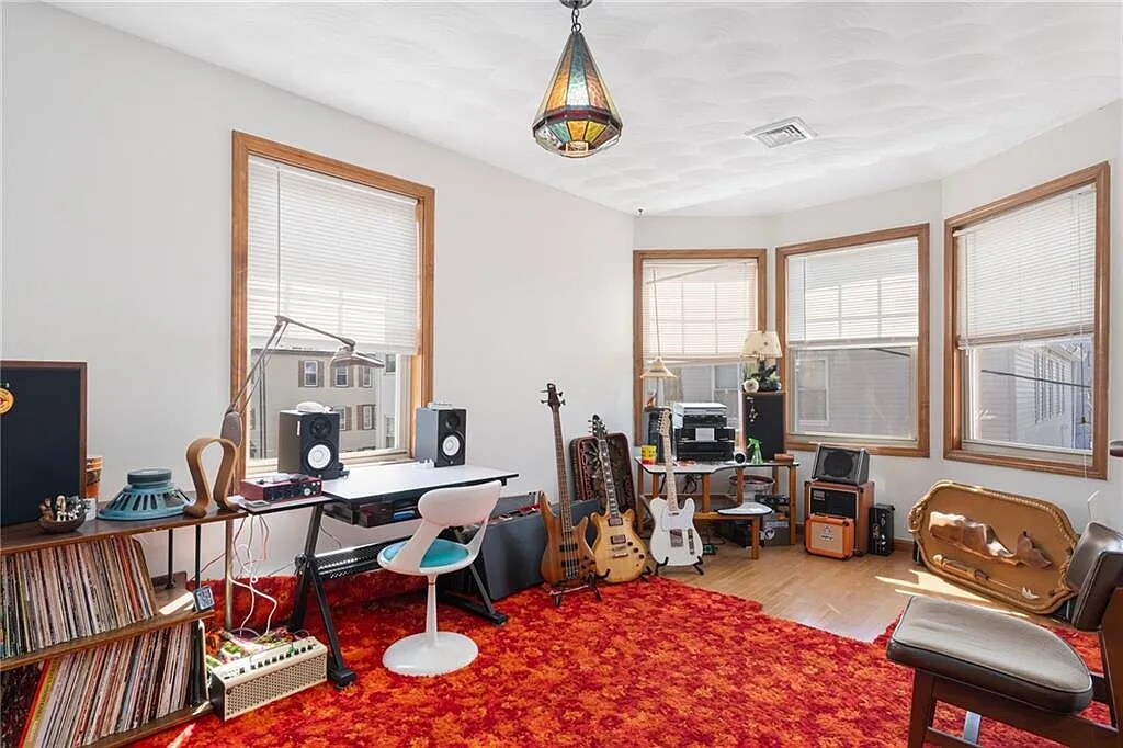 Building Photo - 18 Piedmont St