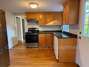 Building Photo - 4 Short Way