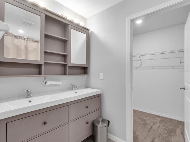 Building Photo - 5025 Brickwood Rise Dr