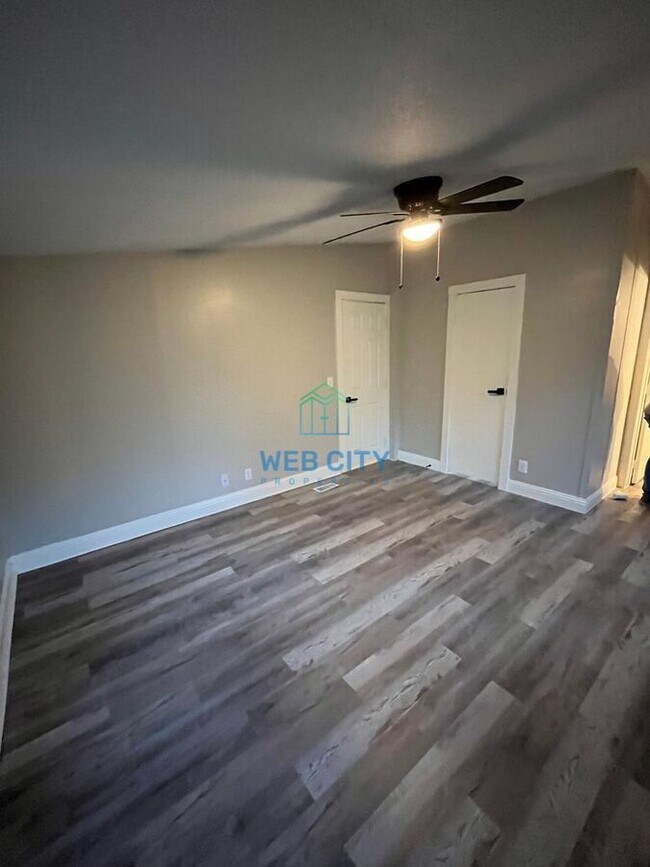 Building Photo - 15395 Flud Rd