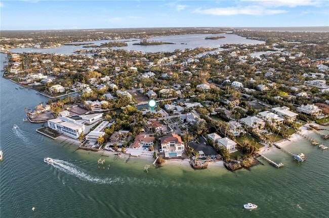 Building Photo - 31 Lands End Ln