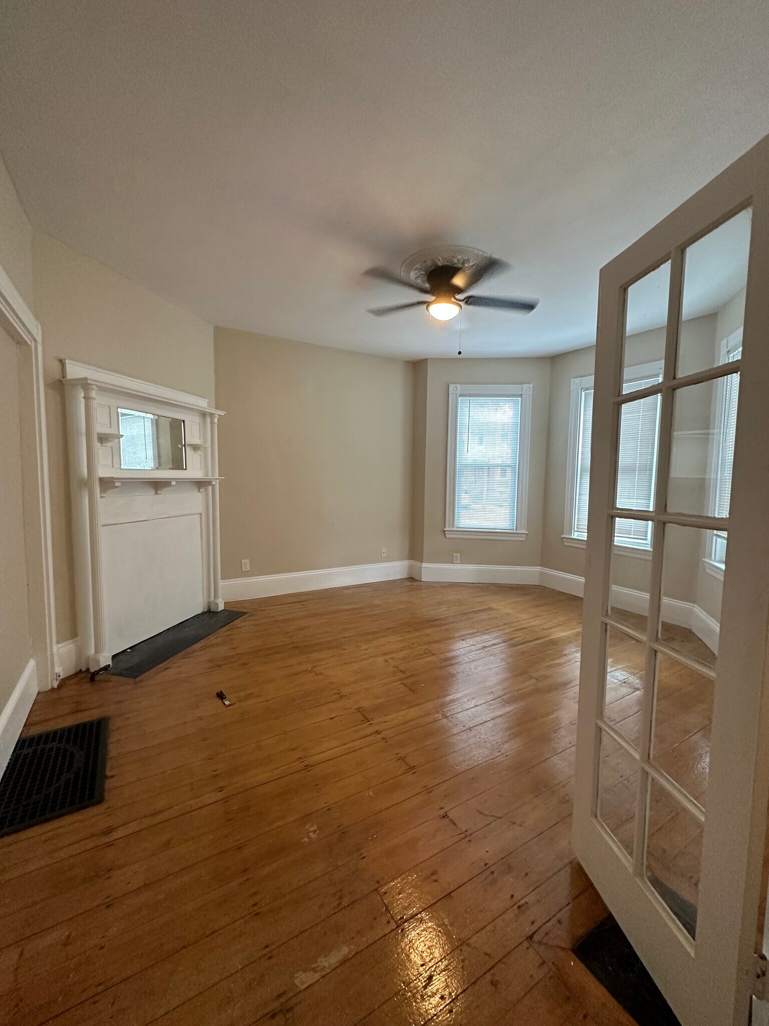 Building Photo - 3243 Washington St