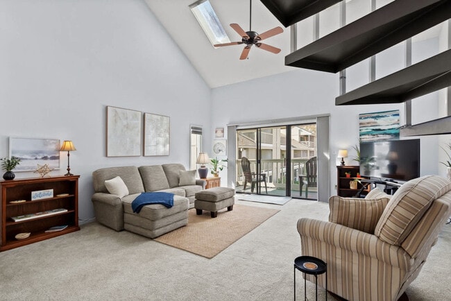 Building Photo - 1920 Bent Grass Dr