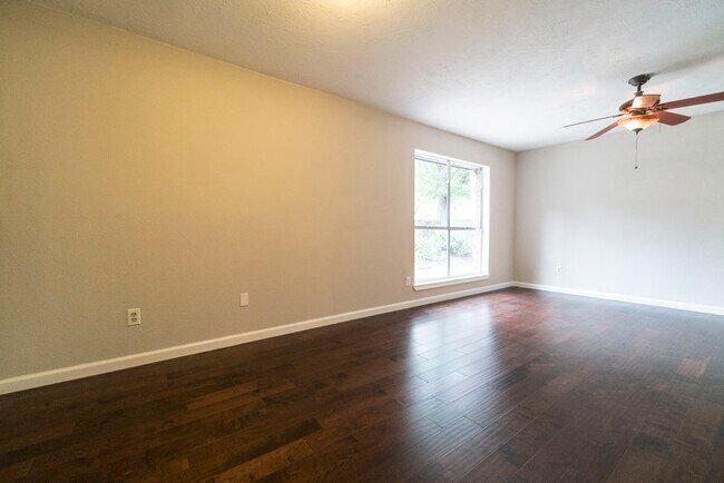 Building Photo - 2314 Pebbledowne Cir