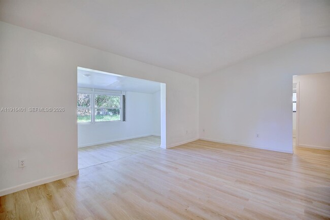 Building Photo - 220 Rhapsody Ave