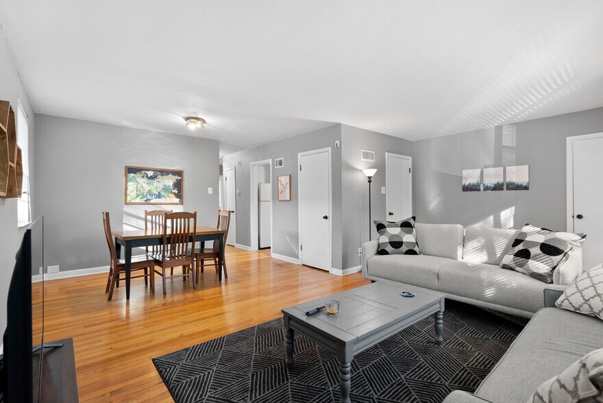 Building Photo - 7239 Dartmouth Ave